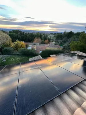 Installation de panneaux photovoltaïques à Aix-En-Provence avec panneaux Dmegg