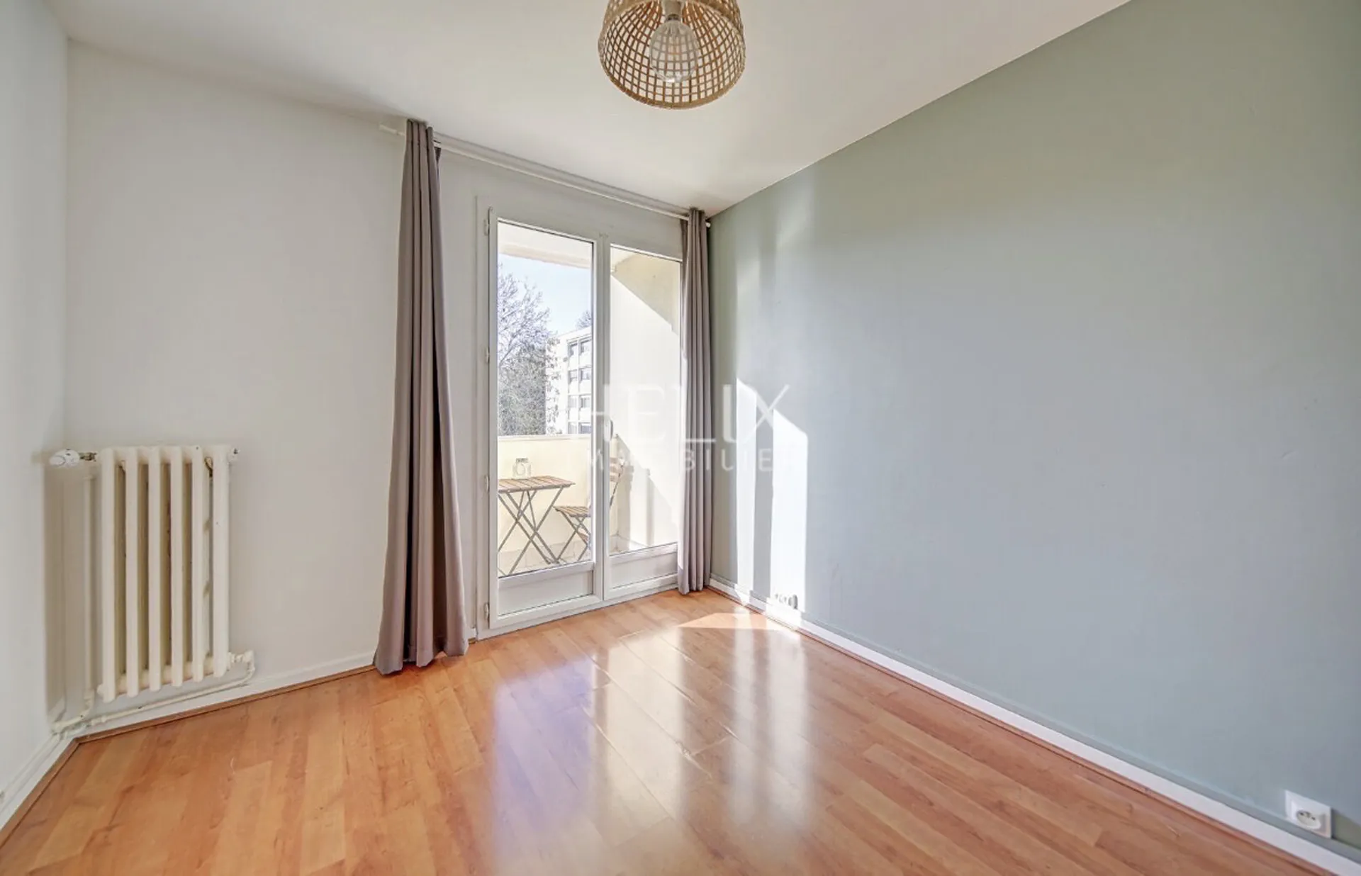 Le Pecq rive gauche bel appartement en très bon état général avec possibilité d'acquérir un box en sus