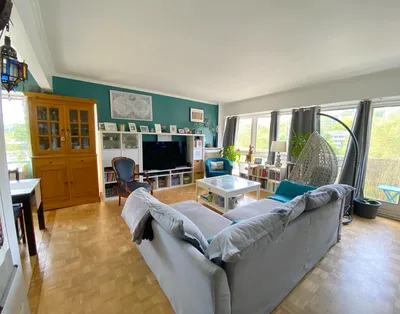 Le Pecq à vendre un appartement de 5 pièces en étage élévé avec ascenseur, situé dans une résidence avec un couple de gardien