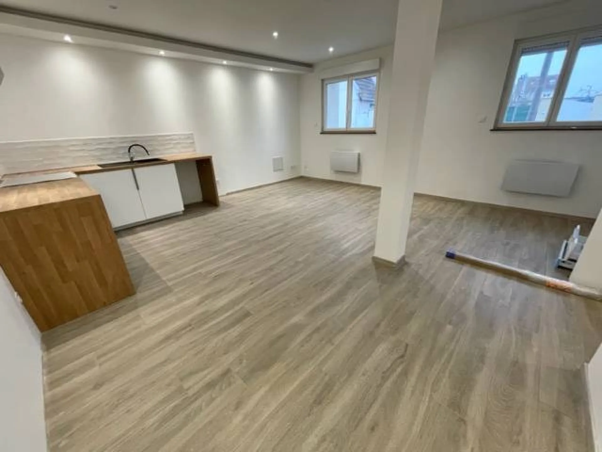 A vendre maison de ville entièrement rénovée de 115 m² habitables sur la commune de CLEON 76410