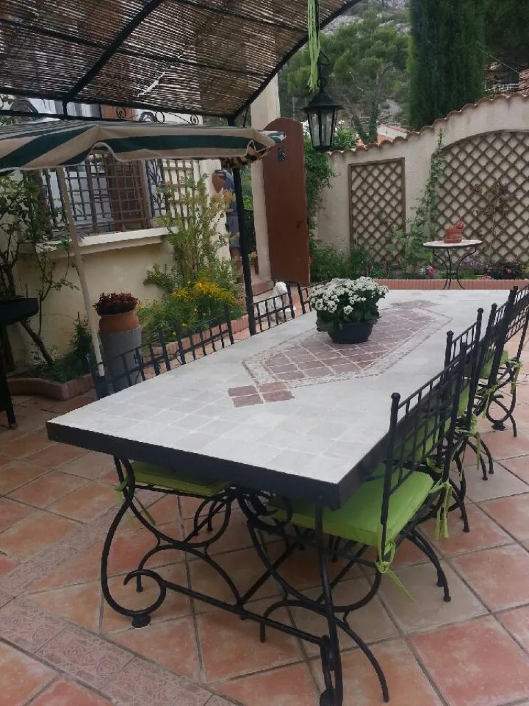 FABRICATION DE TABLE EN FER FERGE DANS LE 13