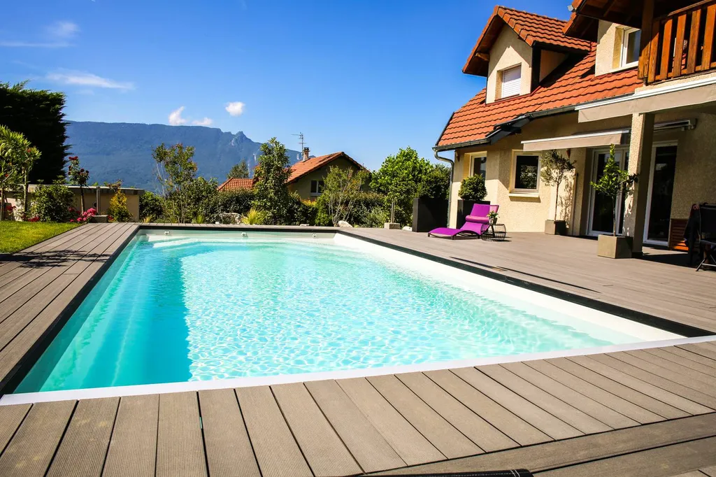 Piscine terrasse planchée