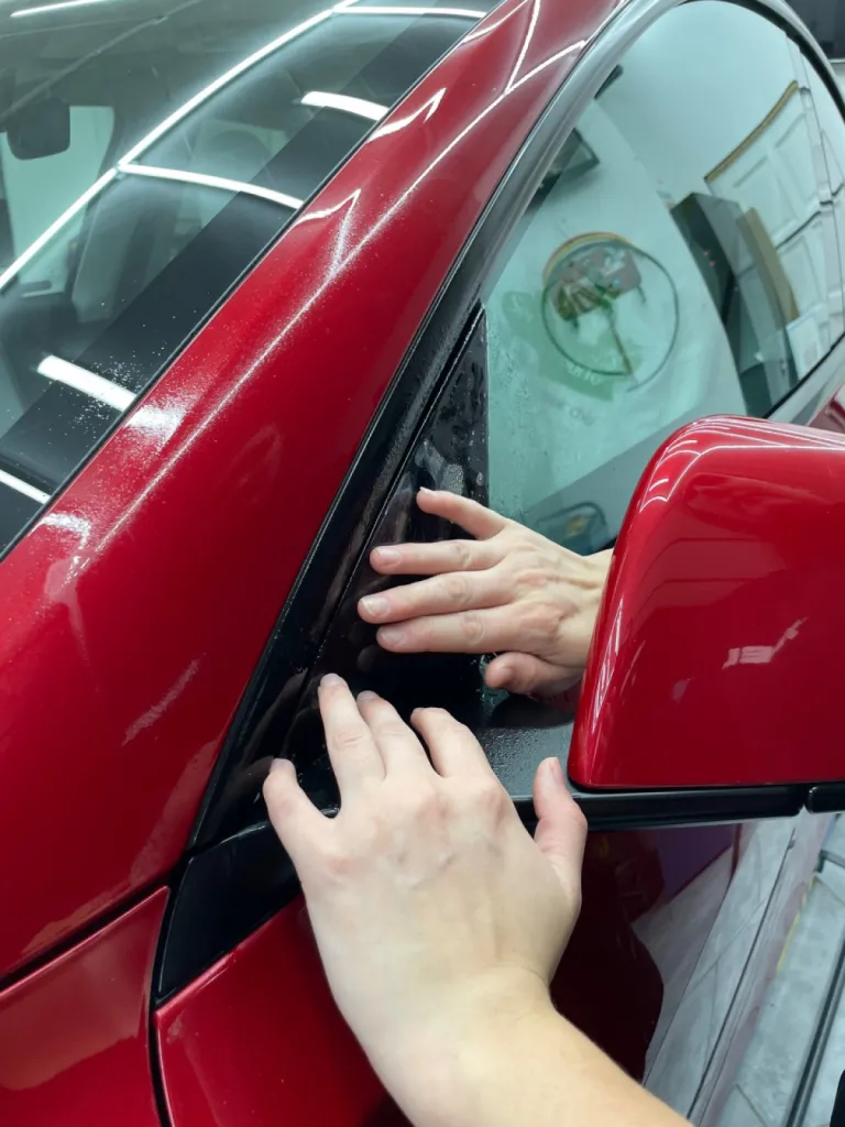 Devis personnalisé pour la pose d'un film de protection PPF XPEL sur une Tesla Model Y près de Monaco dans les Alpes-Maritimes