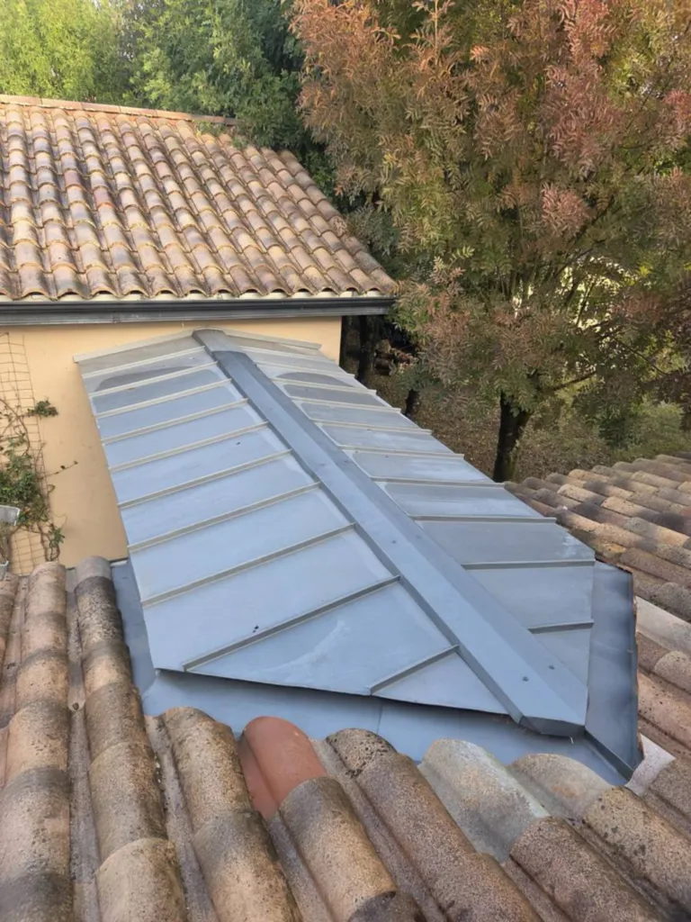 Couverture de coursive en zinc  sur mesure à LA BREDE proche Léognan  