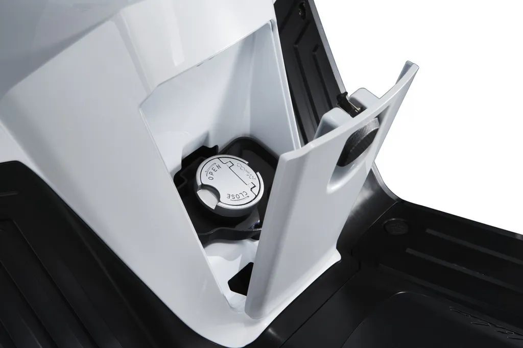 Scooter KYMCO NEW LIKE Xpérience : prise USB