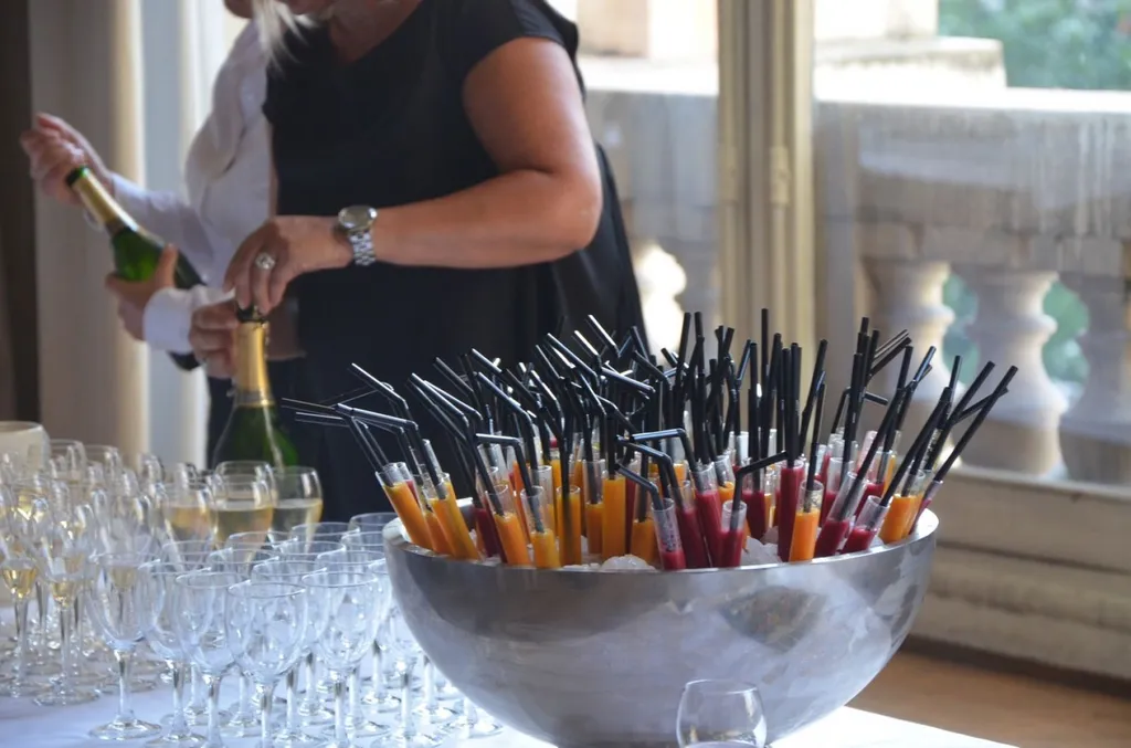 Soupe froide tube a essai pour cocktail