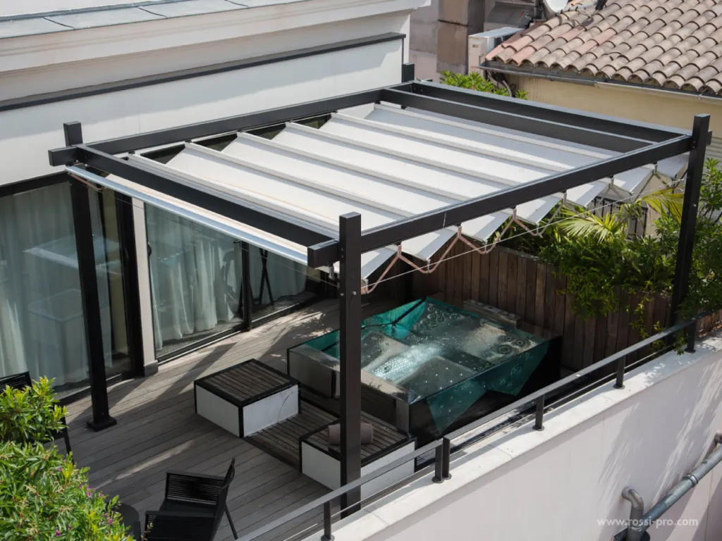 Installation d’une pergola dans un hôtel à Saint Tropez (83)