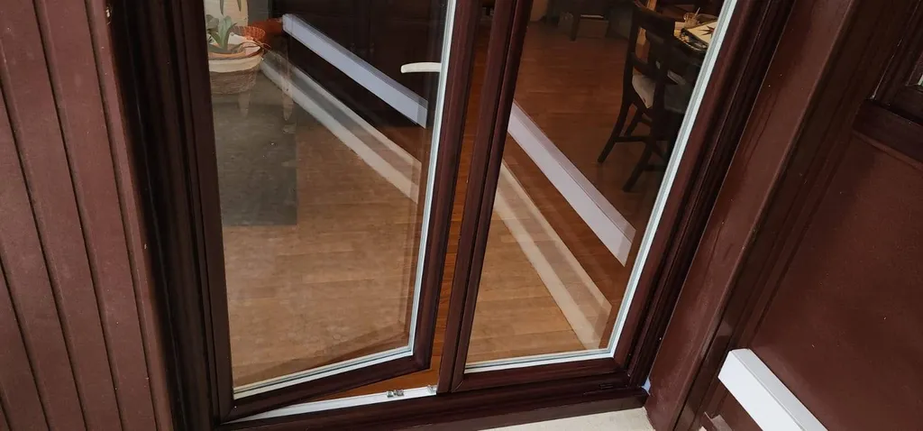 Réalisation d'un projet de menuiseries PVC couleur avec vitrage solaire à Lyon