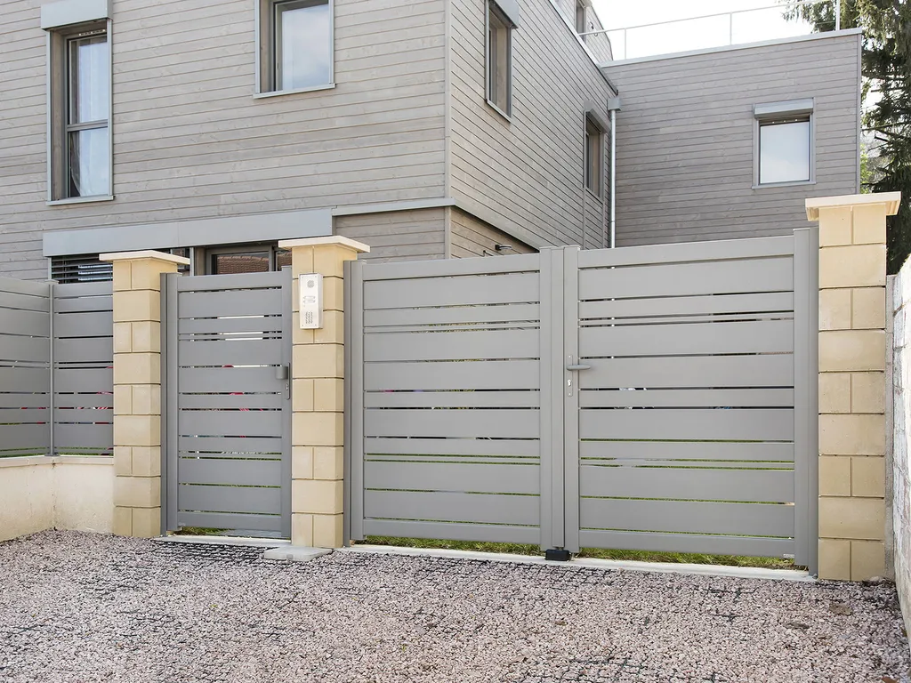 portail aluminium sur mesure à Lançon de Provence