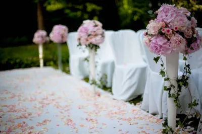 Florist for wedding ceremony 