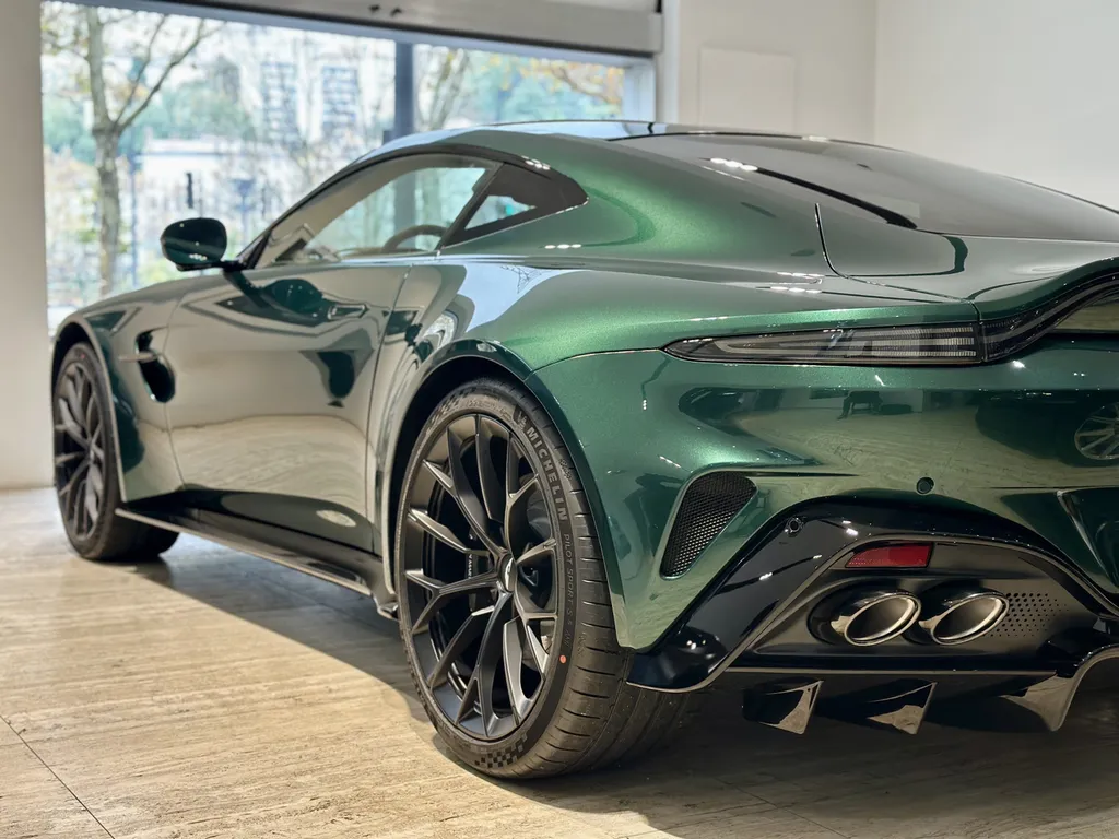 Film de protection PPF Aston Martin Vantage spécialiste de la protection carrosserie sur l’Ouest Lyonnais proche Tassin la demi lune 