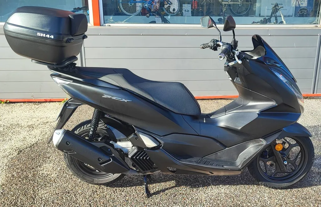  HONDA PCX 125 DU 08/2023 AVEC 4153 KM.