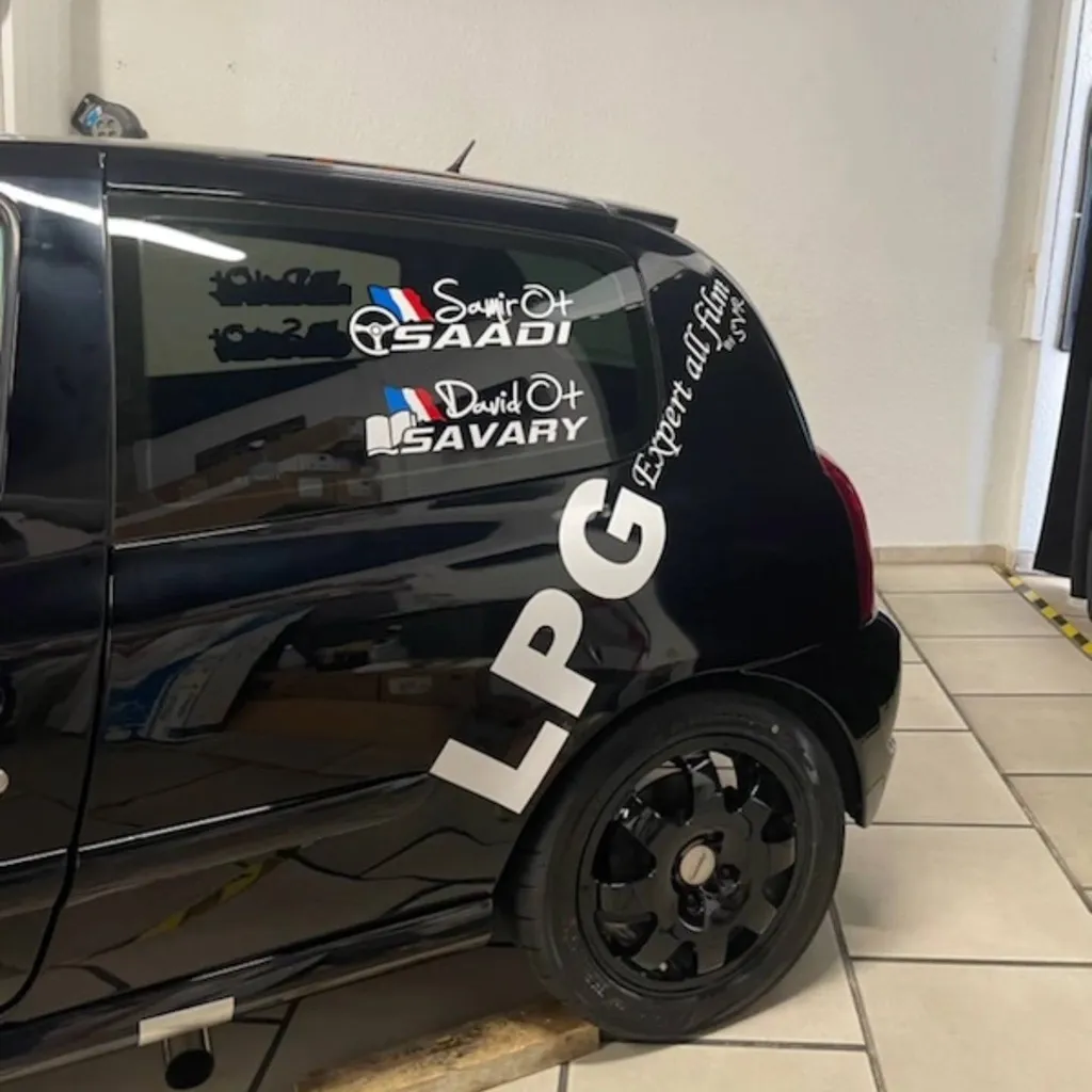 Kit déco rallye / covering 100% personnalisé clio F2000