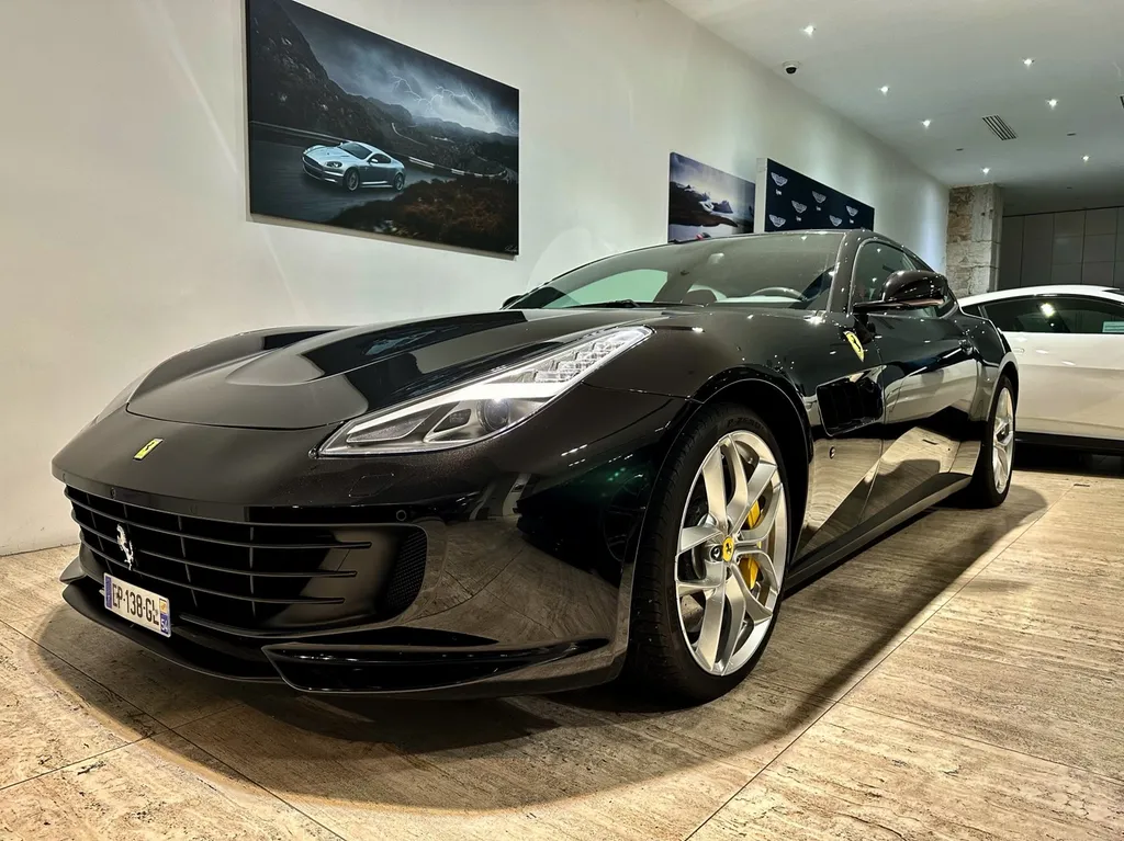 spécialiste du DETAILING sur Lyon de la protection PPF et du traitement céramique sur Ferrari 