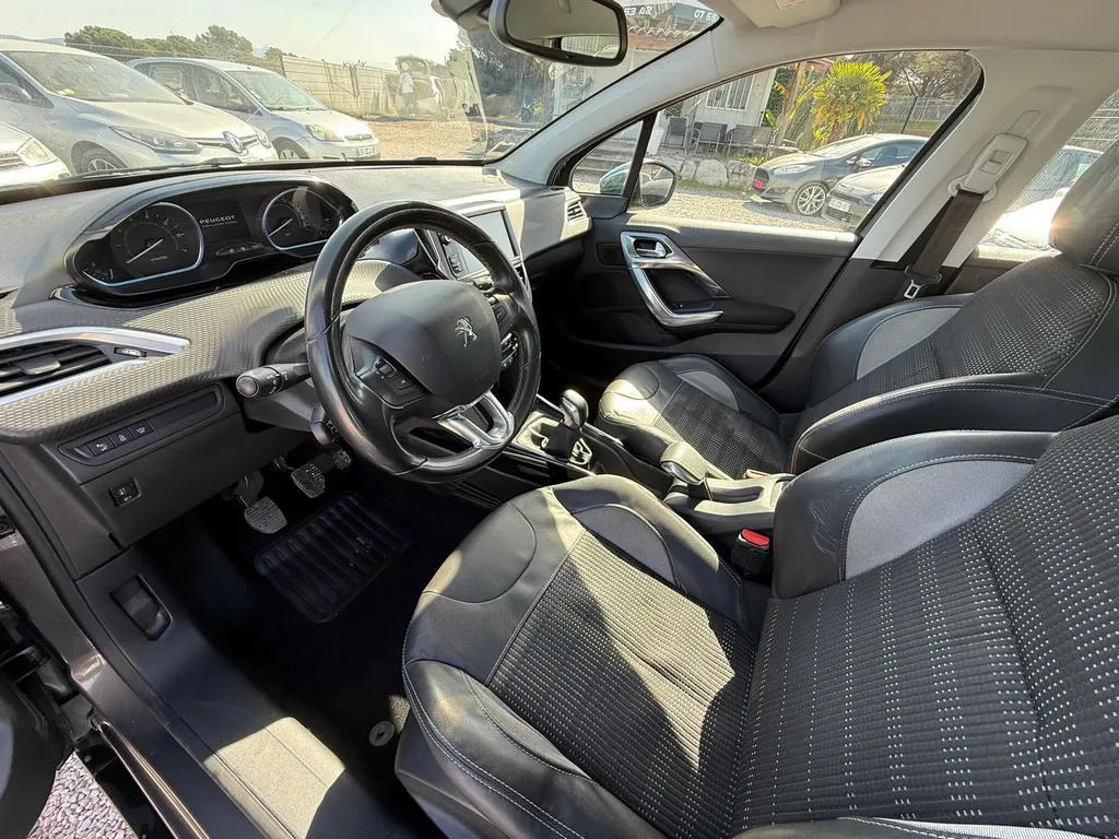 PEUGEOT 2008 1.2L THP 110CV ALLURE