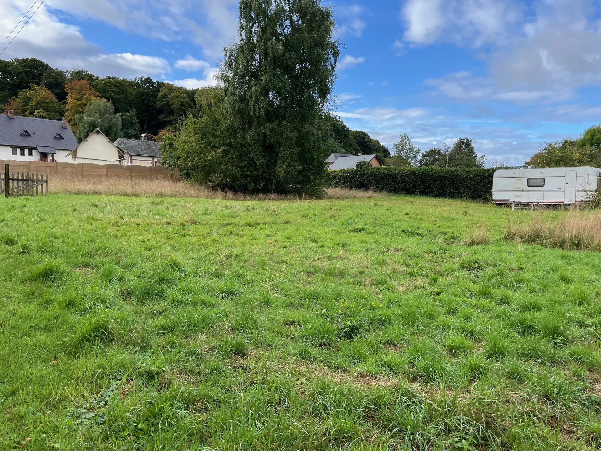 Exclusivité à vendre ! Terrain constructible de 1927m² au calme, proche axe Caudebec-en-Caux / A13