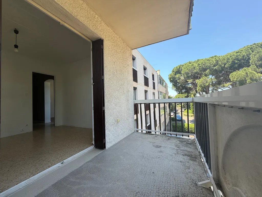 Appartement 2 pièces avec extérieur en centre ville de ROGNAC