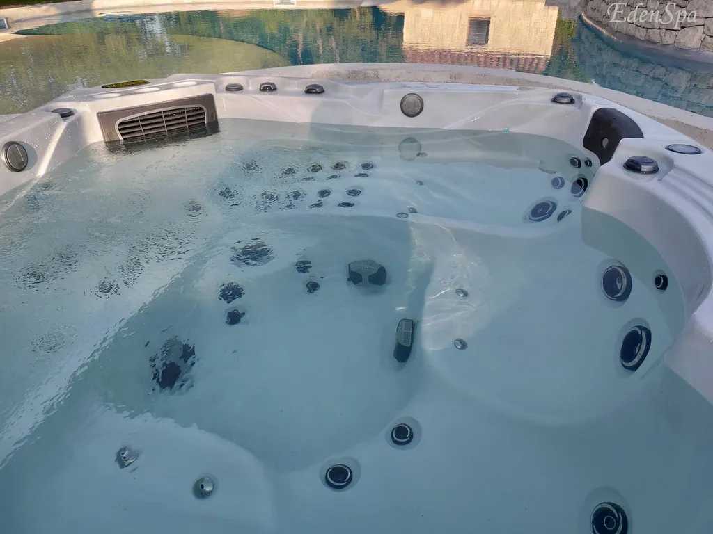 jacuzzi canadien eguilles