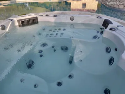 jacuzzi canadien eguilles