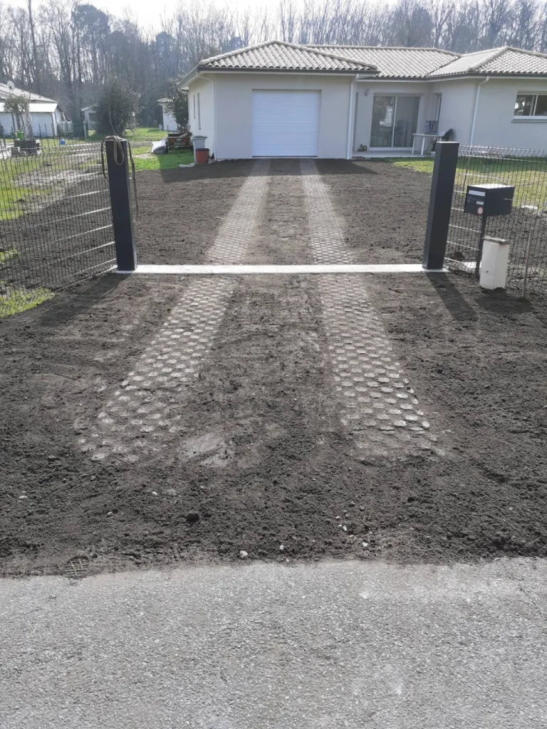 Terrassement d'une allée carrossable à Léognan près de Bordeaux
