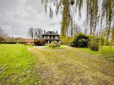 Vends dans un environnement verdoyant, à 2 min de l’axe rapide Dieppe/Rouen.