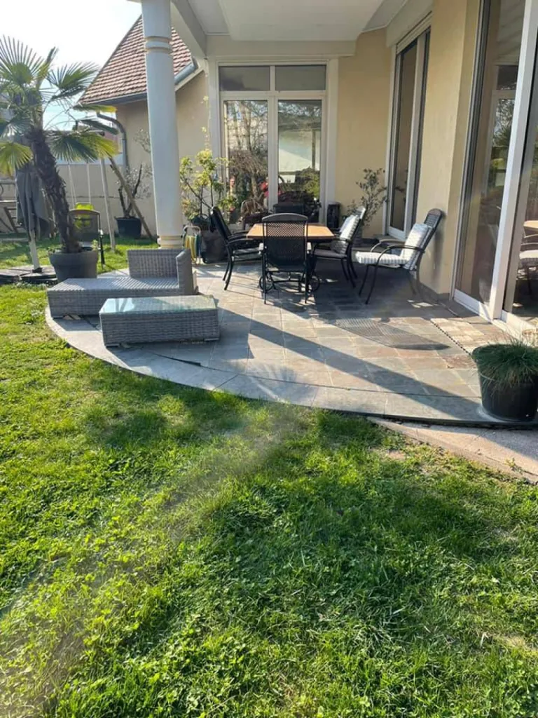 Agrandissement de terrasse d'une maison individuelle à Oberschaeffolsheim, près de Wolfisheim.