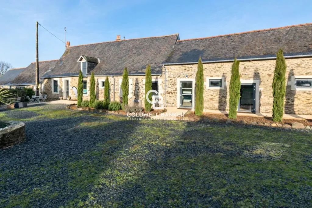 domaine avec golf et gîtes à vendre à Château-Gontier-sur-Mayenne