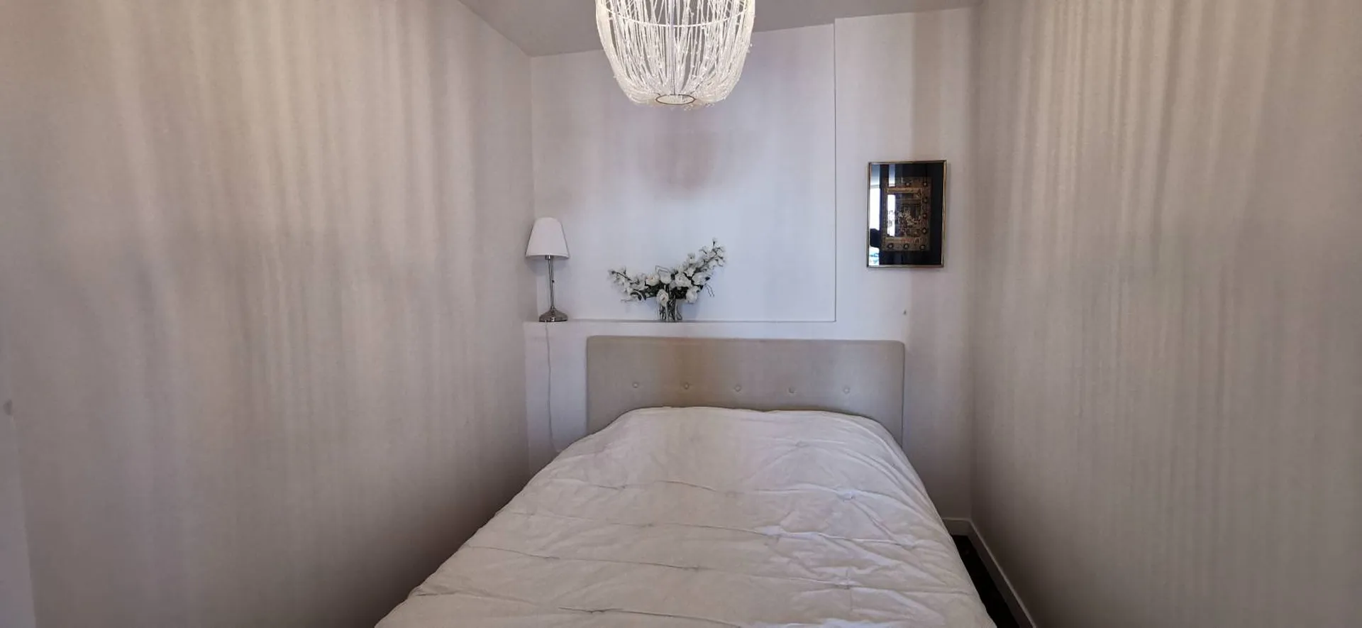 Vente appartement T2 Cassis  entièrement refait ouvrant sur balcon sur le port