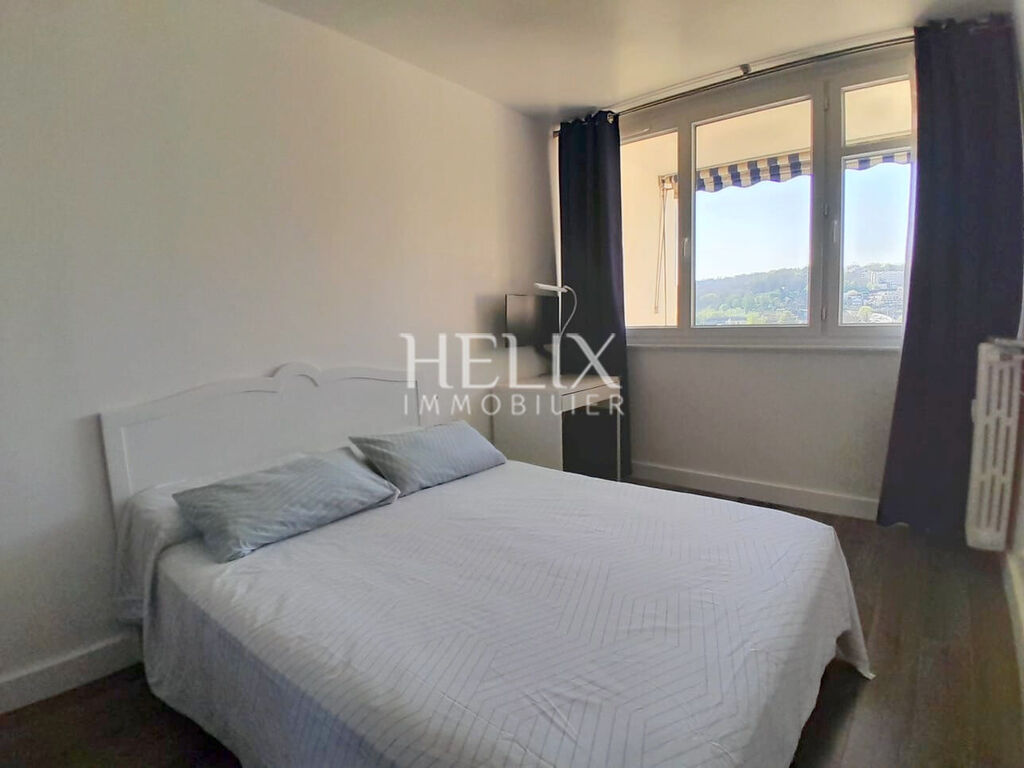 Le Pecq ? Centre : Appartement familial avec vue dégagée et belle luminosité