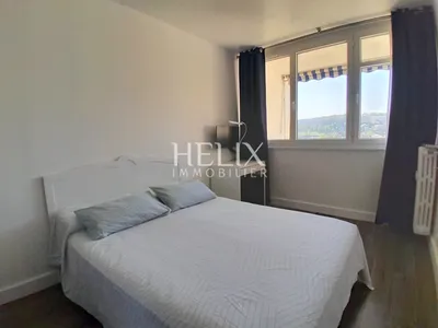 Le Pecq ? Centre : Appartement familial avec vue dégagée et belle luminosité