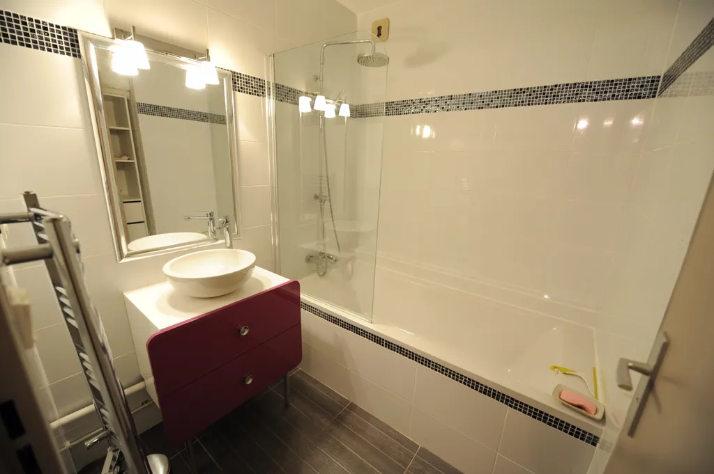 AVIGNON Intra Muros, charmant appartement au calme, excellente situation   