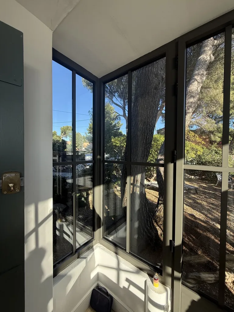 Remplacement d'une verrière par des menuiseries Kline sur la cote bleue