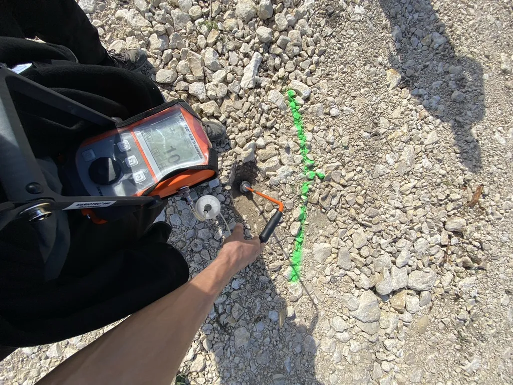 Intervention spécialisée en recherche de fuite d'eau à Versailles dans le 78 suite à une surconsommation inexpliquée