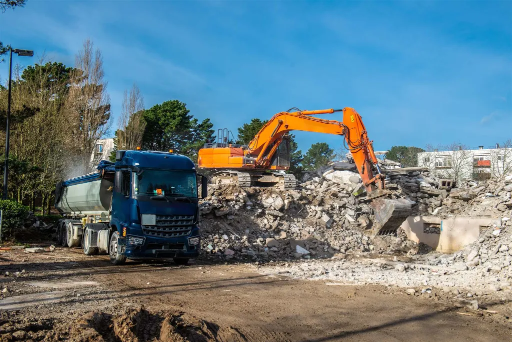 Intervention d'evacuation de déblais sur un site à Saint Priest