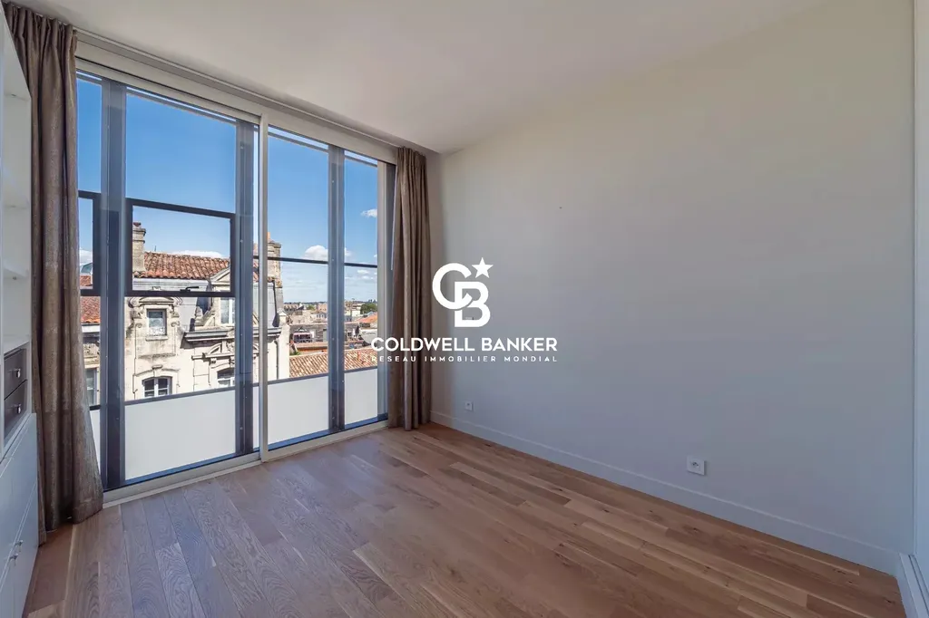 Appartement à vendre Bordeaux Fondaudège/Jardin Public - dernier étage de 95 m² avec terrasse de 17 m², ascenseur et parking