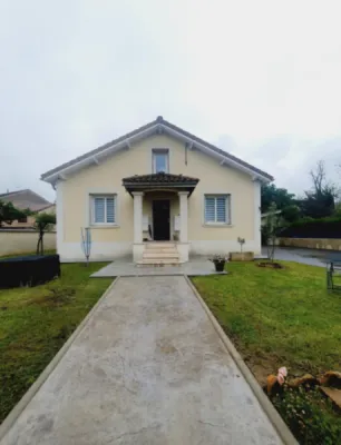 Acheter maison à Décines-Charpieu (69150) près de Lyon: 6 pièces 4 chambres 135 m² avec terrain 742 m²