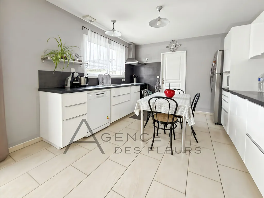 À vendre, maison vivable de plain pied de 134 m² habitables sur la commune de CAUDEBEC LES ELBEUF 76320