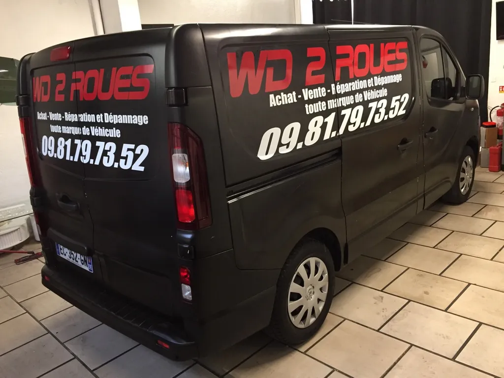 Le marquage de camion pour un support publicitaire mobile en grand format