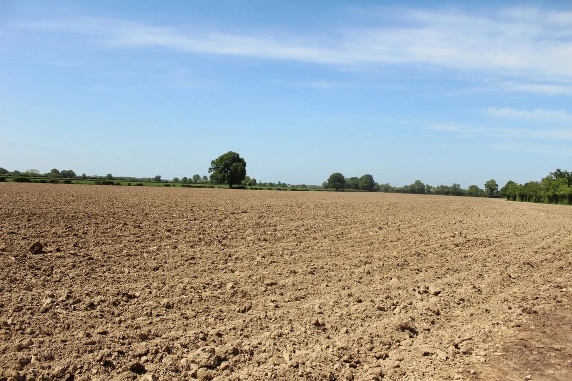 Acquérir une ferme de 55 hectares avec batiment de 3000m² dans le Calvados 14