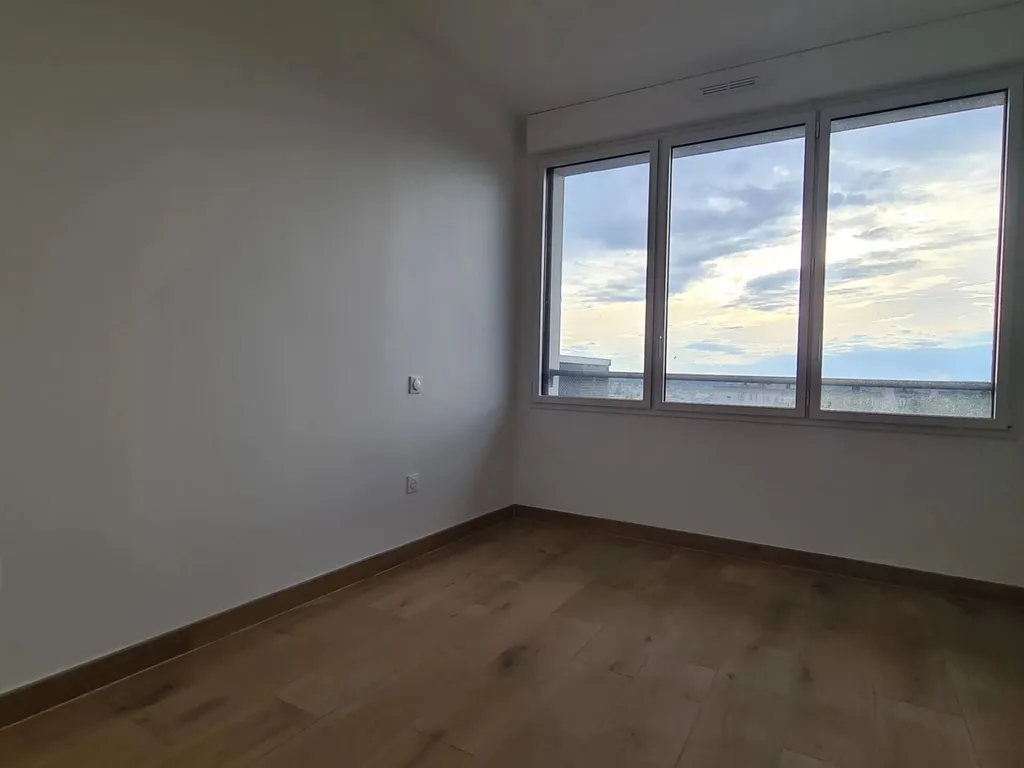 Appartement 4 chambres à vendre le Mans pour une vie de famille dans un quartier calme proche des commerces et transports