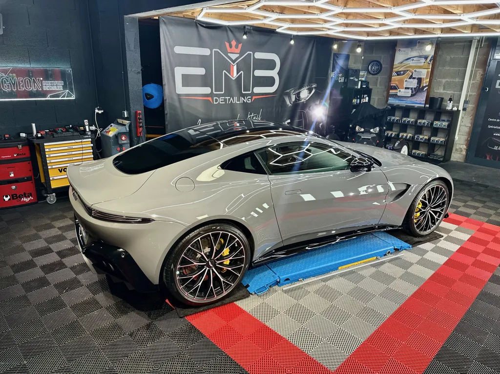 Protection Film PPF et traitement céramique carrosserie Aston Martin Vantage 