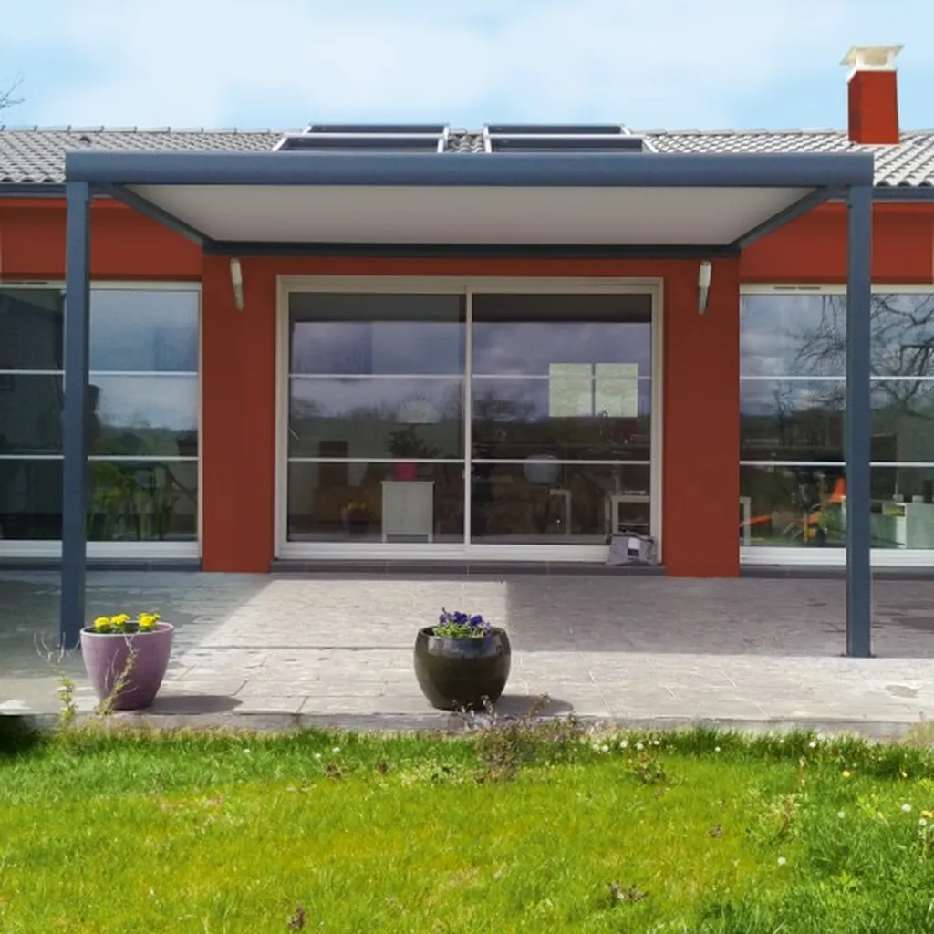 PERGOLA  BIOCLIMATIQUE  à PEYPIN  EN ACIER AVEC OU SANS BÂCHE 