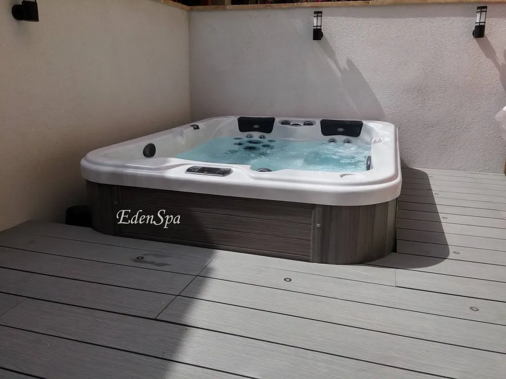 spa 3 places semi encastre marseille