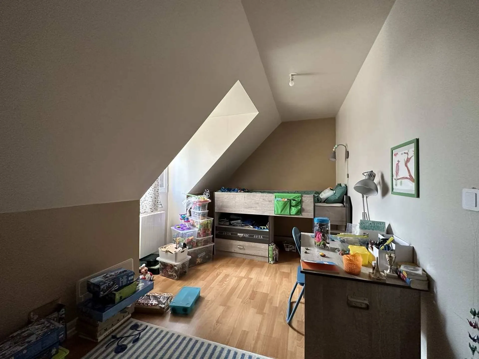 Vends cette maison avec atelier lingerie en demi sous-sol pour une organisation pratique