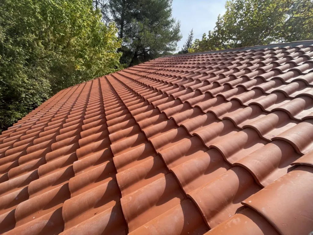 Nouveau chantier de changement de toiture type mécanique Romane sur Martigues