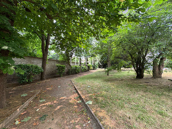 Bel appartement 2 pièces ascenseur cave parking Saint-Germain-en-Laye belles Prestations 