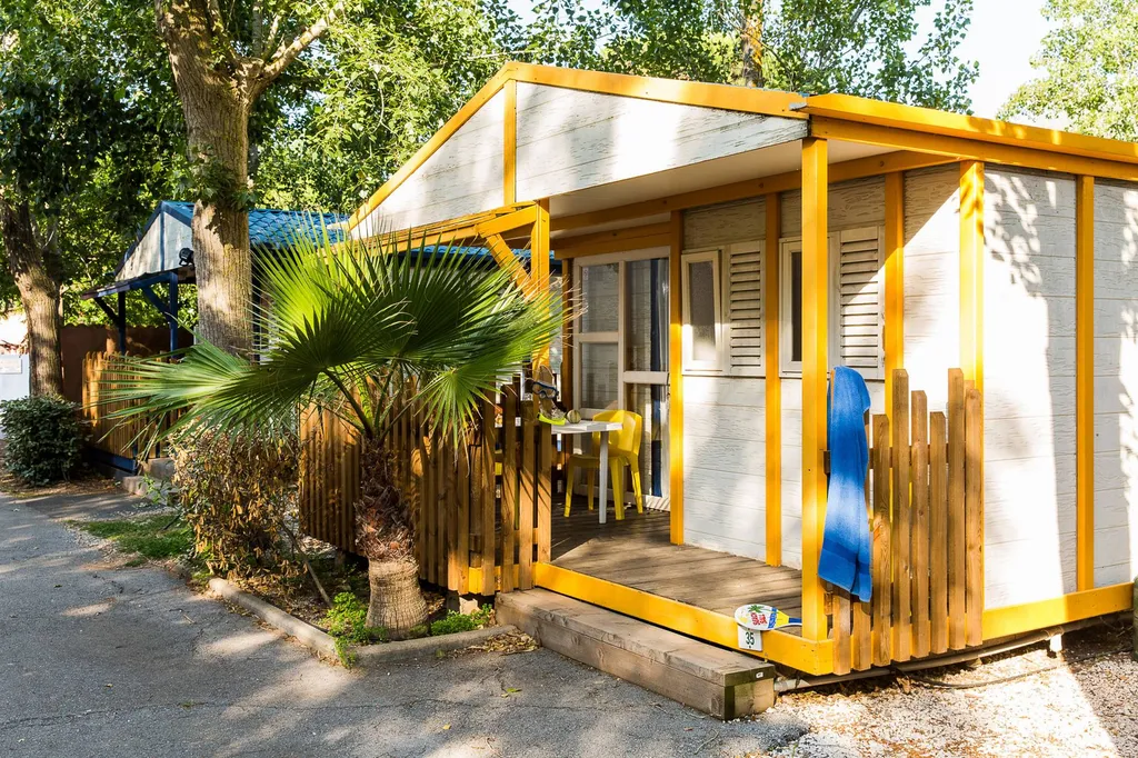location de Chalet bord de mer en Occitanie dans camping 4 étoiles proche du Cap d'Agde