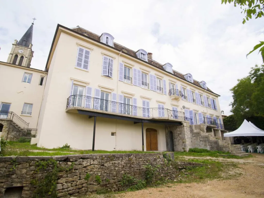 reportage photographique de la réhabilitation d'un hôtel particulier en logements rue Amédée Bonnet Ambérieu-en-Bugey