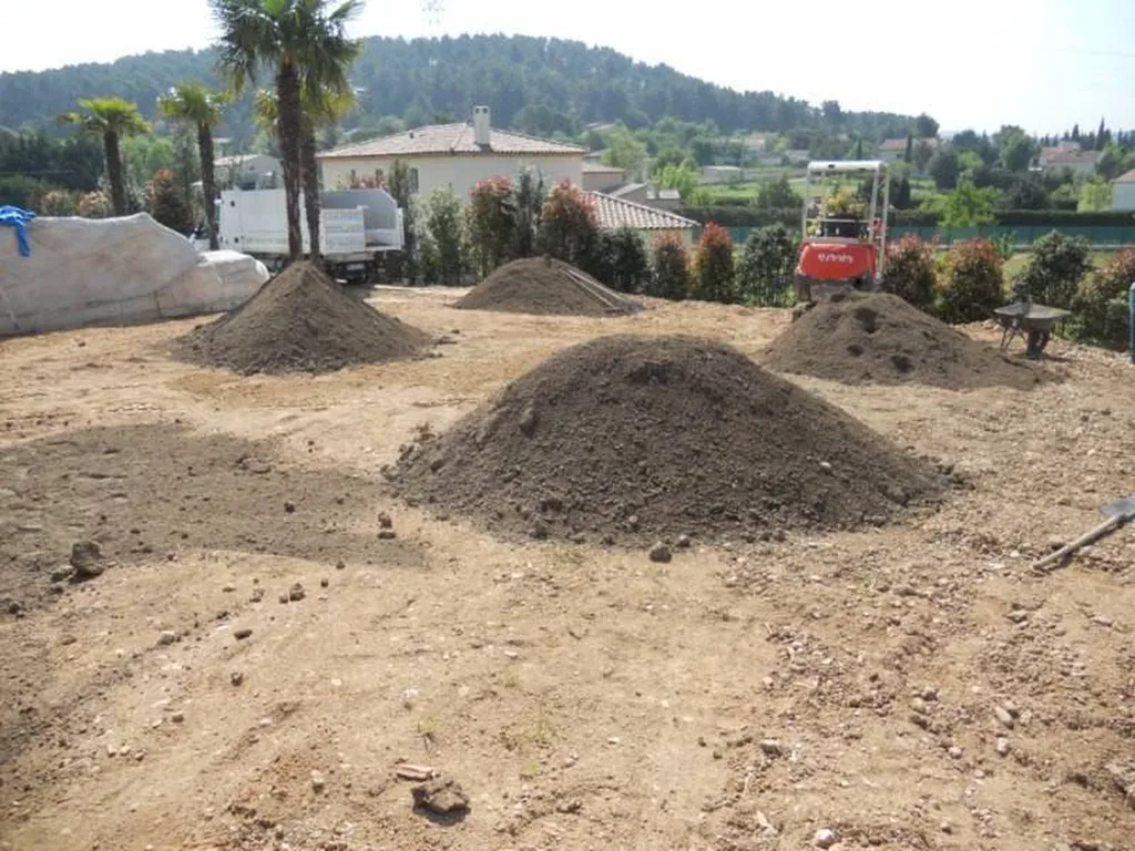 Gazon de placage réalisé par Les Jardins de Romain.