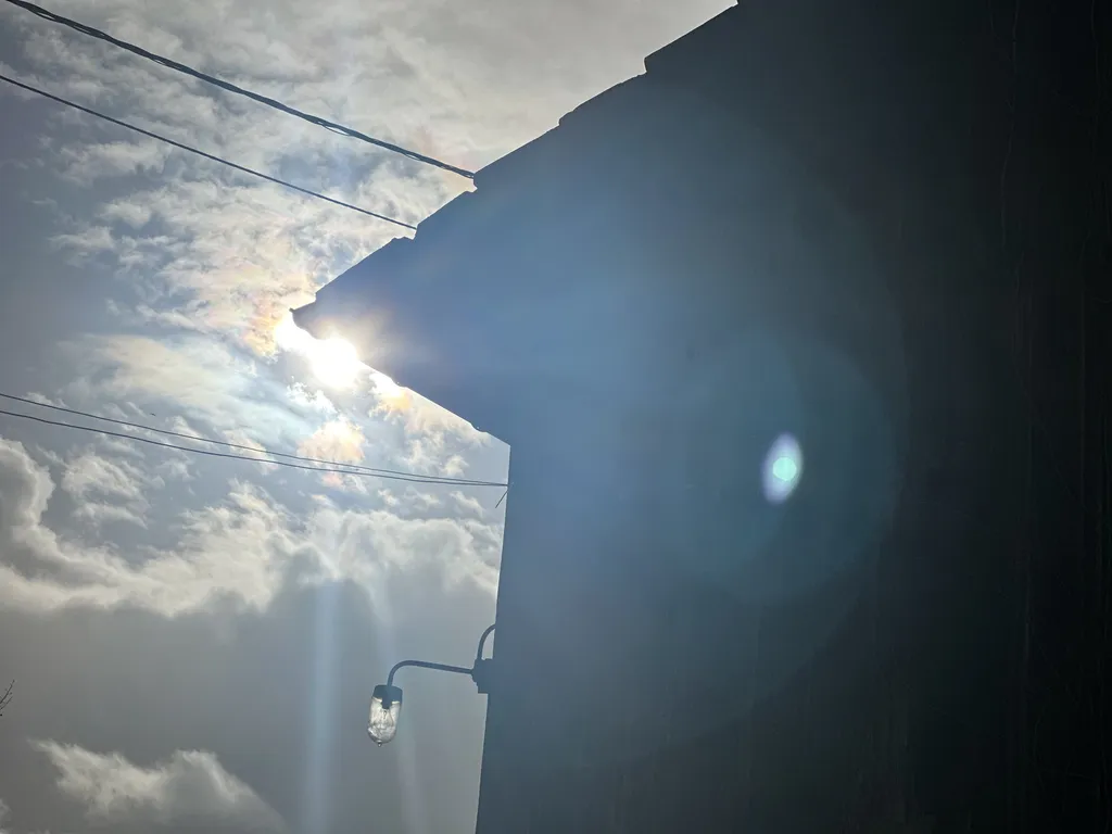 Étude de potentiel par AKIKO ARCHITECTURE au cœur du Bassin d’Arcachon : analyse de la maison existante, révélant la volumétrie et l’état du bâti avant projet